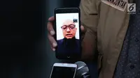 Novel Baswedan saat memberikan keterangan lewat video call bersama Koalisi Masyarakat Sipil Anti Korupsi di Gedung KPK, Jakarta, Rabu (11/10). Mereka meminta Presiden mengambil langkah tegas penyelesaian perkara Novel. (Liputan6.com/Helmi Fithriansyah)