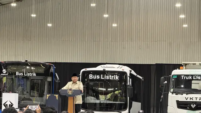 Presiden Prabowo Subianto meresmikan pabrik perakitan kendaraan komersial berbasis listrik milik PT VKTR Teknologi Mobilitas Tbk, di Magelang Jawa Tengah (Jateng).