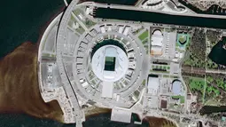 Gambar dari Airbus Defence and Space yang diambil dari satelit menunjukkan kondisi Stadion Krestovsky di St Peterburg yang akan digunakan untuk Piala Dunia 2018 di Rusia (6/6). (HO/Airbus Defence and Space/AFP)