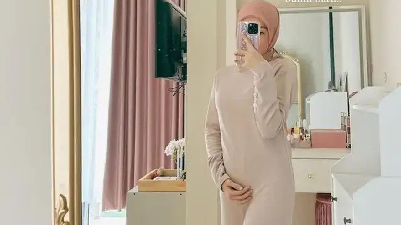 Hamil Anak Kedua, Potret Larissa Chou Pamer Baby Bump yang Dipuji Cantik Banget dan Ngaku Semakin Gendutan