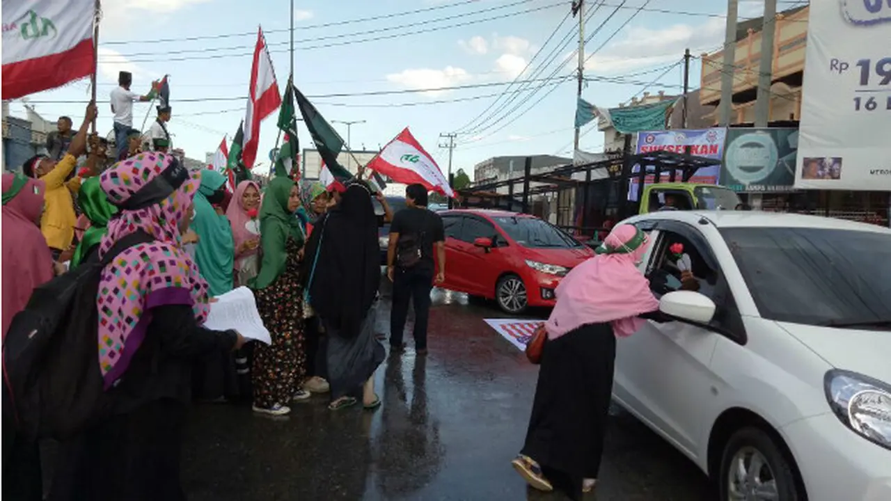 Aksi Solidaritas Emak-Emak di Kendari untuk Muslim Palestina