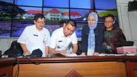 (Humas Pemkot Malang) Wali Kota Malang, M Anton menandatangani MoU dengan PT. ITC untuk studi kelayakan rencana pembangunan angkutan massal berupa monorail.