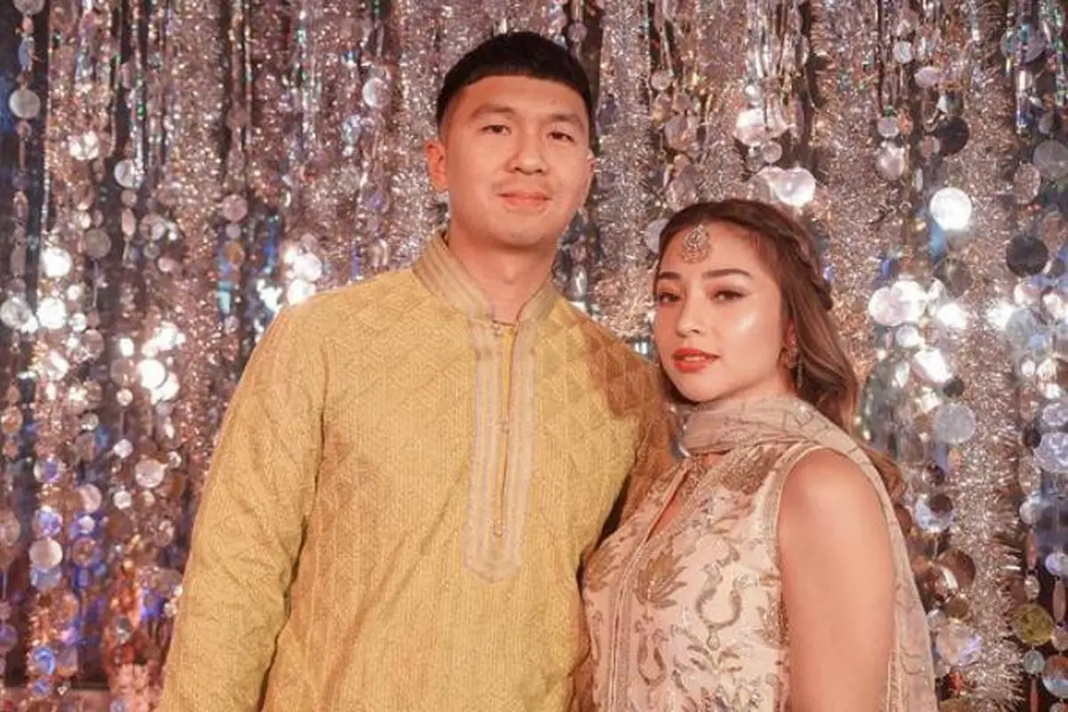 6 Gaya Artis Pakai Baju India di Acara Diwali, Nikita Willy Tampil Glamor Bak Seleb Bollywood