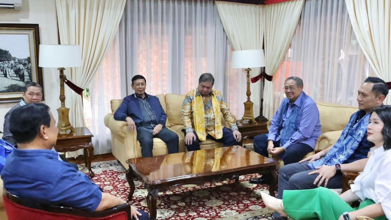 Kendati demikian, dia menyebut yang dibutuhkan dalam pilpres 2024 bukan turun gunung. Dia meminta SBY ikut turun visi dan gagasan yang berdampak baik bagi masyarakat.