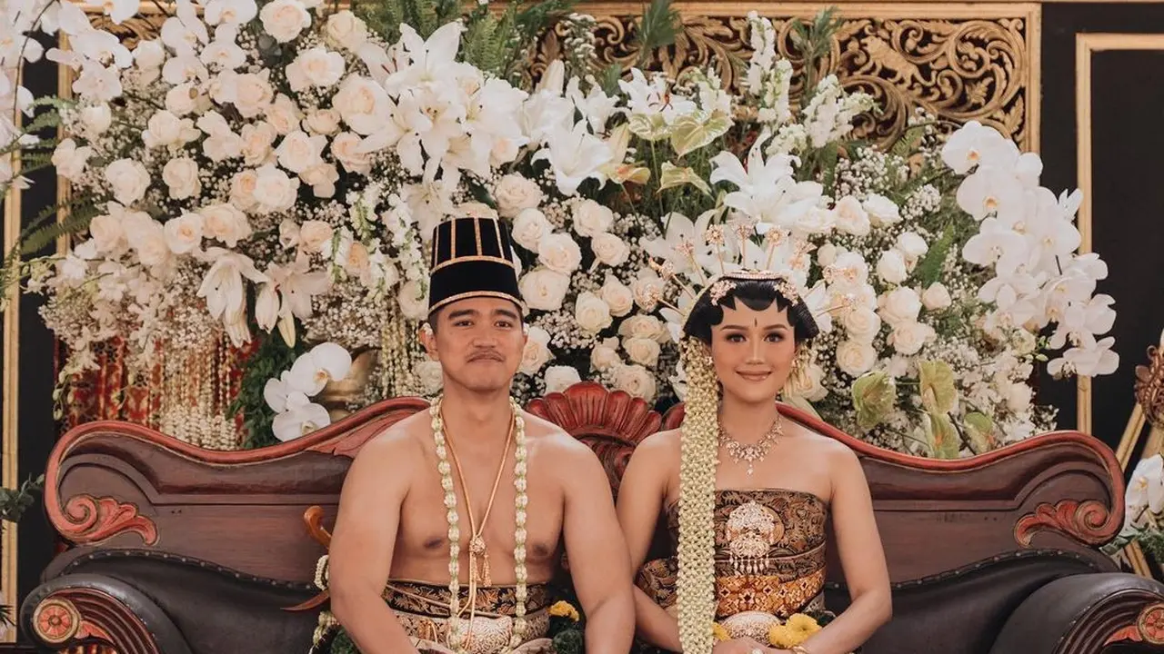 [Fimela] Ngnduh Mantu Erina Gudono dan Kaesang Pangarep