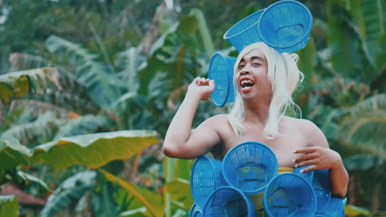 Desain Gaun Low Budget ala Mimi Peri