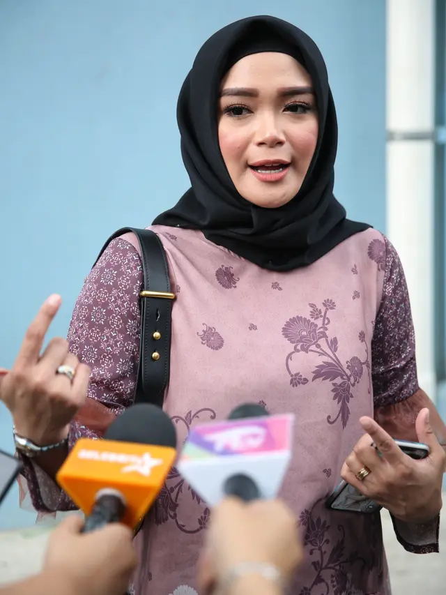 [Fimela] Sheza Idris
