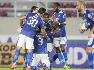 Wander Luiz dan Mohammed Rashid masing-masing mencetak dua gol untuk kemenangan Persib Bandung saat menghadapi PSS Sleman. (Bola.com/Bagaskara Lazuardi)