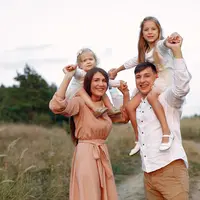 Orangtua memiliki peran yang cukup penting dalam membangun kekuatan mental anak. (Foto:Freepik/prostooleh)