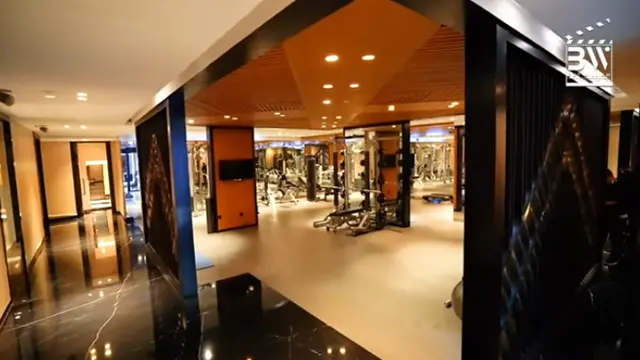 [Fimela] Rumah mewah Manoj Punjabi