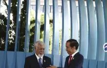 VIDEO: Sikap Sempurna Ala Xanana Gusmao Bikin Jokowi Tertawa di Gala Dinner KTT AIS