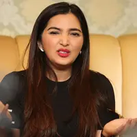 Saat melakukan konferensi pers di kediamannya di kawasan Cinere, Tangerang Selatan, Ashanty tampak tegar. Ternyata di balik senyumannya pasca keguguran ada dua buah hatinya yang masih berusia belia. (Bambang E.Ros/Bintang.com)