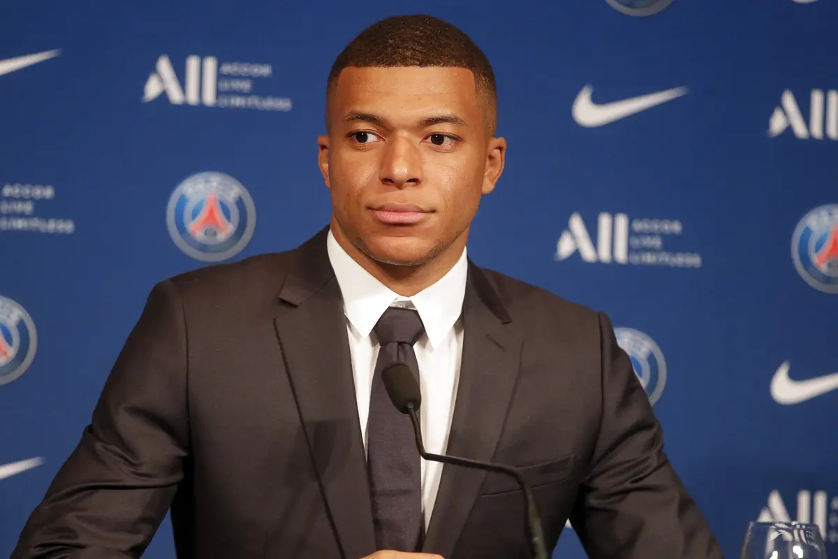 FOTO: Tolak Real Madrid, Kylian Mbappe Pilih Tetap Bertahan di PSG