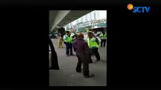Meski tidak terluka, viralnya rekaman video amatir ini mengakibatkan Aiptu Maralum mengalami shock berat.