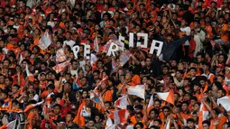 Puluhan ribu Jakmania memadati Stadion GBK untuk menyaksikan langsung laga Persija Jakarta kontra Persib Bandung, (10/8/2014). (Liputan6.com/Helmi Fithriansyah)