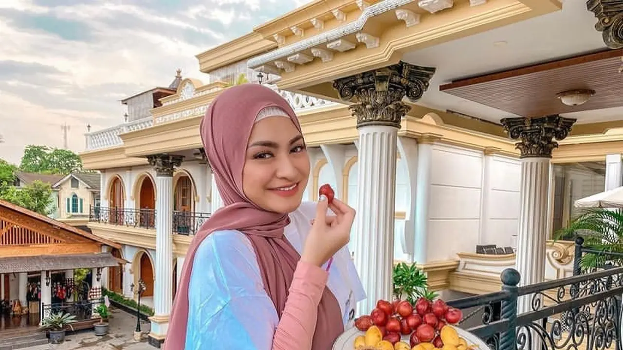 6 Selebriti Mualaf Ini Rayakan Lebaran Pertama di Tahun 2021, Penuh Berkah