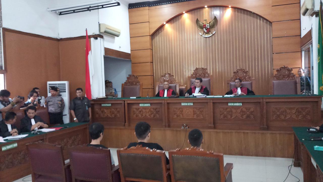 Hakim membacakan vonis terhadap 3 terdakwa kasus sabu  1 ton