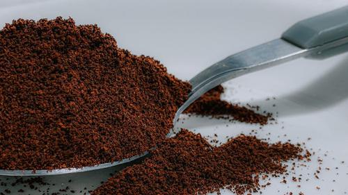 Sesendok bubuk kopi (Pexels)