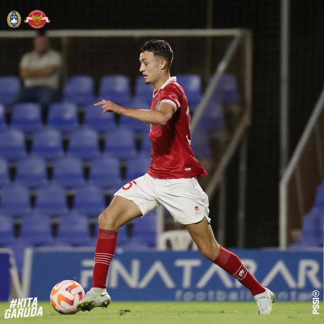 Gelandang Timnas Indonesia U-20, Ivar Jenner ketika berhadapan dengan Prancis U-20.