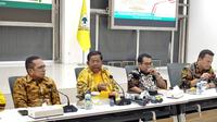 Kepala Badan Saksi Nasional Partai Golkar (BSNPG), Syahmud Basri Ngabalin (paling kiri) dan Wakil Ketua Umum sekaligus Ketua Tim Kajian Politik DPP Partai Golkar, Idrus Marham (kedua dari kiri) (Istimewa)