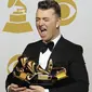 Sam Smith berhasil menangkan empat Grammy Awards.