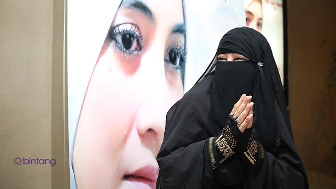 Menilik Pabrik Uang Umi Pipik Usai Ditinggal Uje - Celeb 