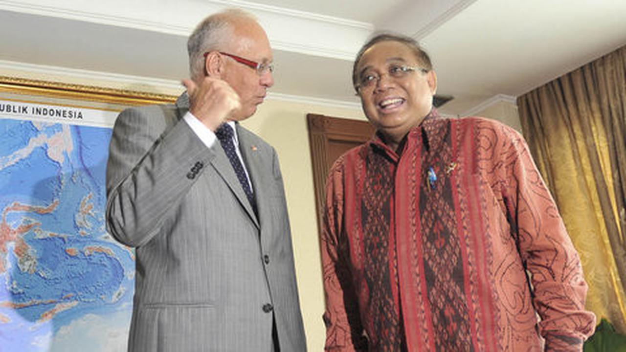 Lengser dari jabatan menko maritim, Indroyono Soesilo minta maaf