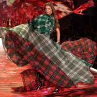 Gigi Hadid tampil di fashion show Victoria's Secret 2018 di Pier 94 in New York City, Amerika Serikat. (TIMOTHY A. CLARY / AFP)