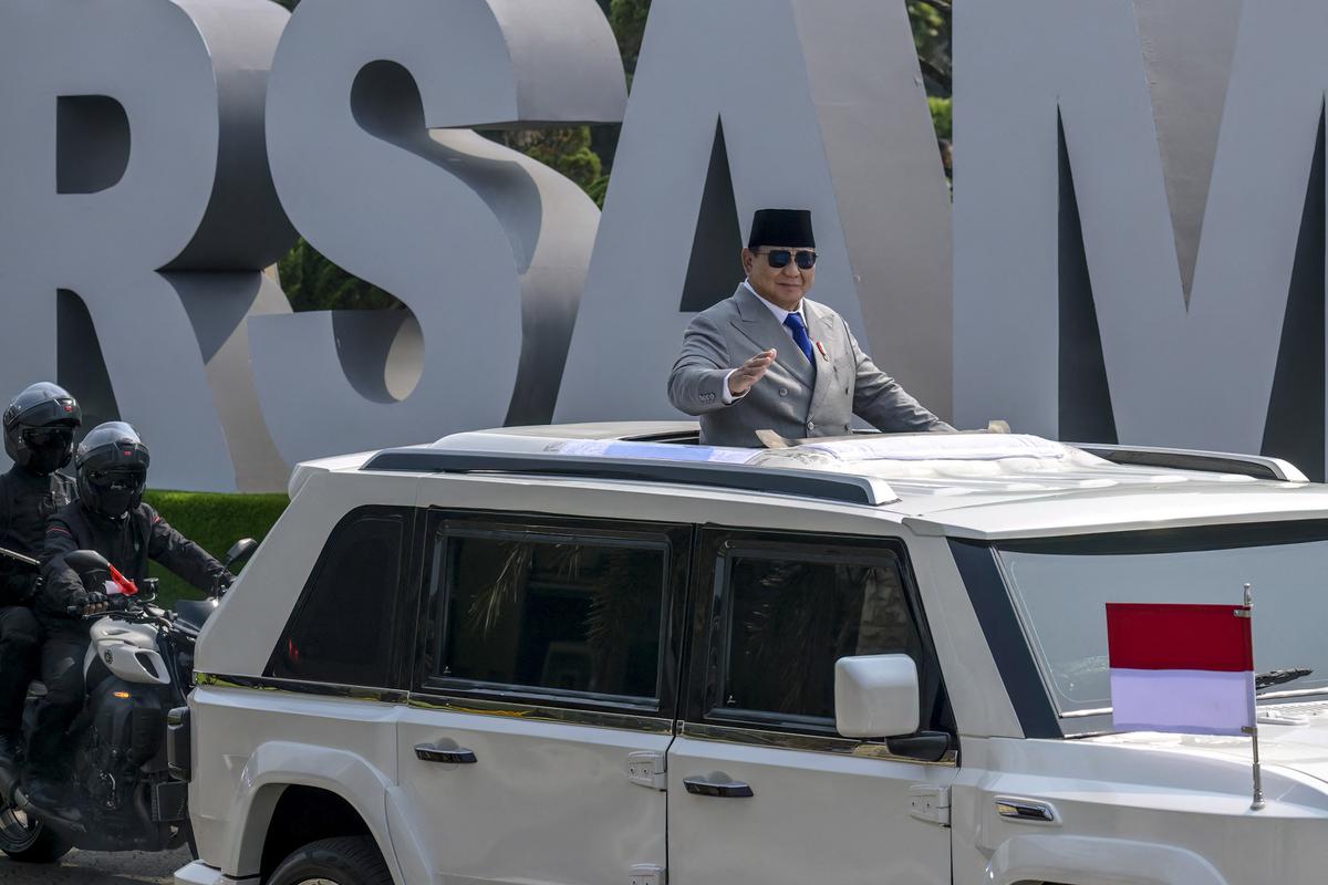 Prabowo Pimpin Upacara HUT ke-81 TNI dan Resmikan 204 Satuan Baru