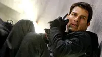 Sembuh Patah Kaki, Tom Cruise Lompati Gedung Lagi