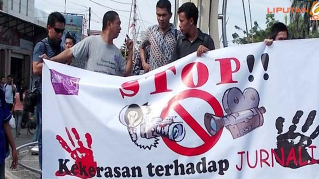 Pewarta Foto Dipukul Saat Liput Demo, PFI dan Iwakum Kecam Tindakan Aparat