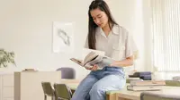 Ilustrasi membaca buku. Credit: pexels.com/Mikhail