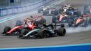 Memulai balapan dari pole position, Antonelli sempat turun ke posisi kedua setelah kekacauan yang terjadi di awal race. (AP Photo/Danny Karnik)