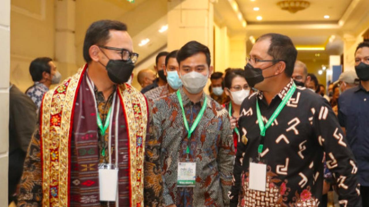 Wali Kota Makassar Danny Pomanto bersama Bima Arya dan Gibran Rakabuming (Liputan6.com)