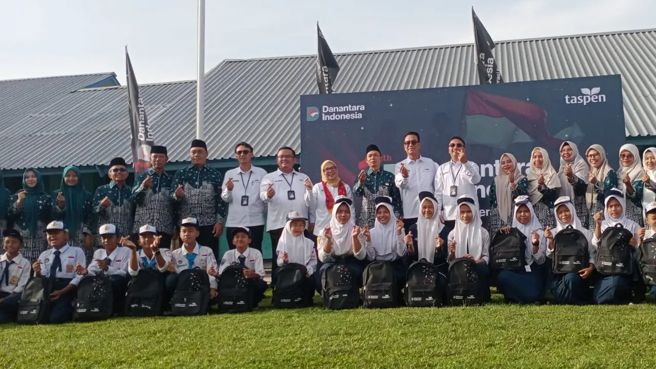PT TASPEN (Persero) turut berpartisipasi dalam program penyaluran paket perlengkapan sekolah yang dilaksanakan oleh BUMN secara serentak di berbagai daerah (Istimewa)