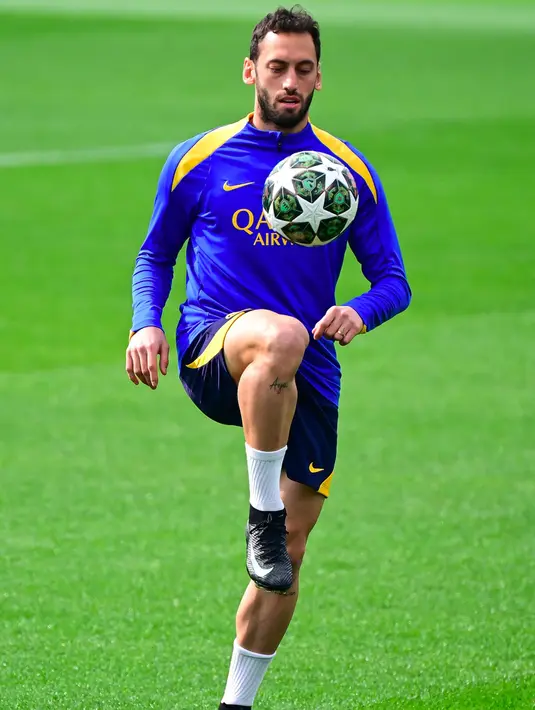 Keunggulan di leg pertama babak 16 besar Liga Champions 2024/2025 membuat Inter Milan lebih percaya diri menghadapi laga penentuan di Giuseppe Meazza. (Piero CRUCIATTI/AFP)