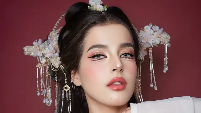 Potret Tasya Farasya Jajal Makeup Douyin. (instagram: tasyafarasya/fauziaahanum)