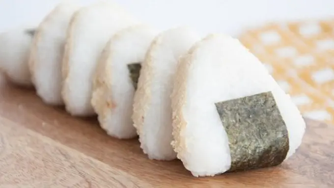 Onigiri/copyright elephantasticvegan.com