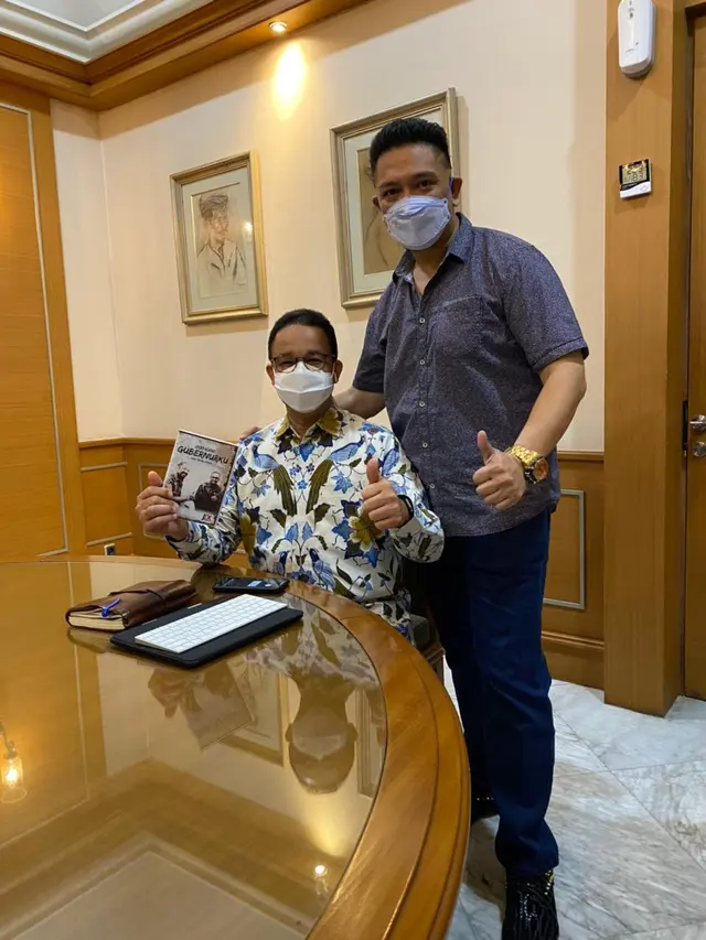 Zecky Alatas Suami Neng Wirdha