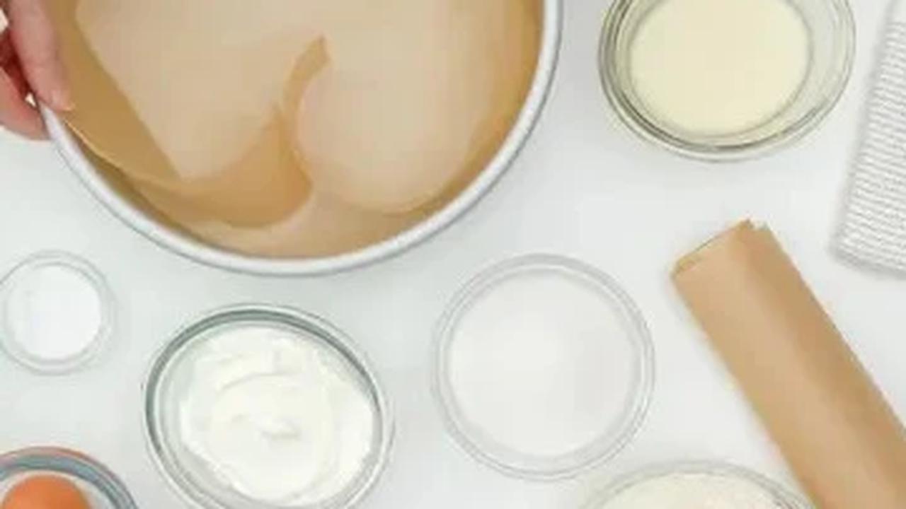 Trik Praktis Agar Kue Tidak Lengket di Loyang Tanpa Taburan Tepung