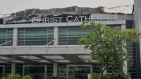 Gereja Christ Cathedral di kawasan Paramount Serpong, Kabupaten Tangerang, terbakar hebat sejak pukul 08.00 pagi, Senin (27/4/2020).