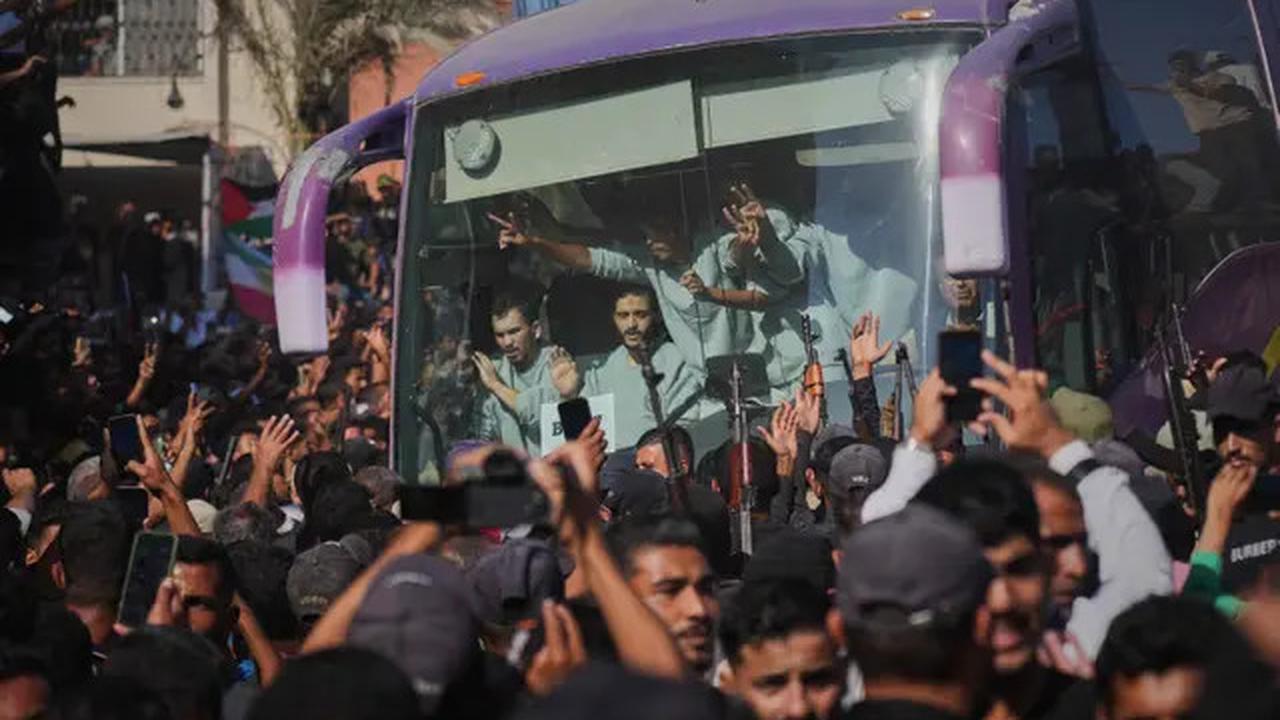 Momen Haru di Palestina: Ribuan Tahanan Pulang ke Rumah