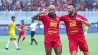 Gustavo Almeida dan Marko Simic tampil apik saat membawa Persija Jakarta menaklukkan Persik Kediri pada pekan ke-12 BRI Liga 1 di Stadion Pakansari, Kabupaten Bogor,  Minggu (1/12/2024) sore WIB. (Bola.com/M Iqbal Ichsan)