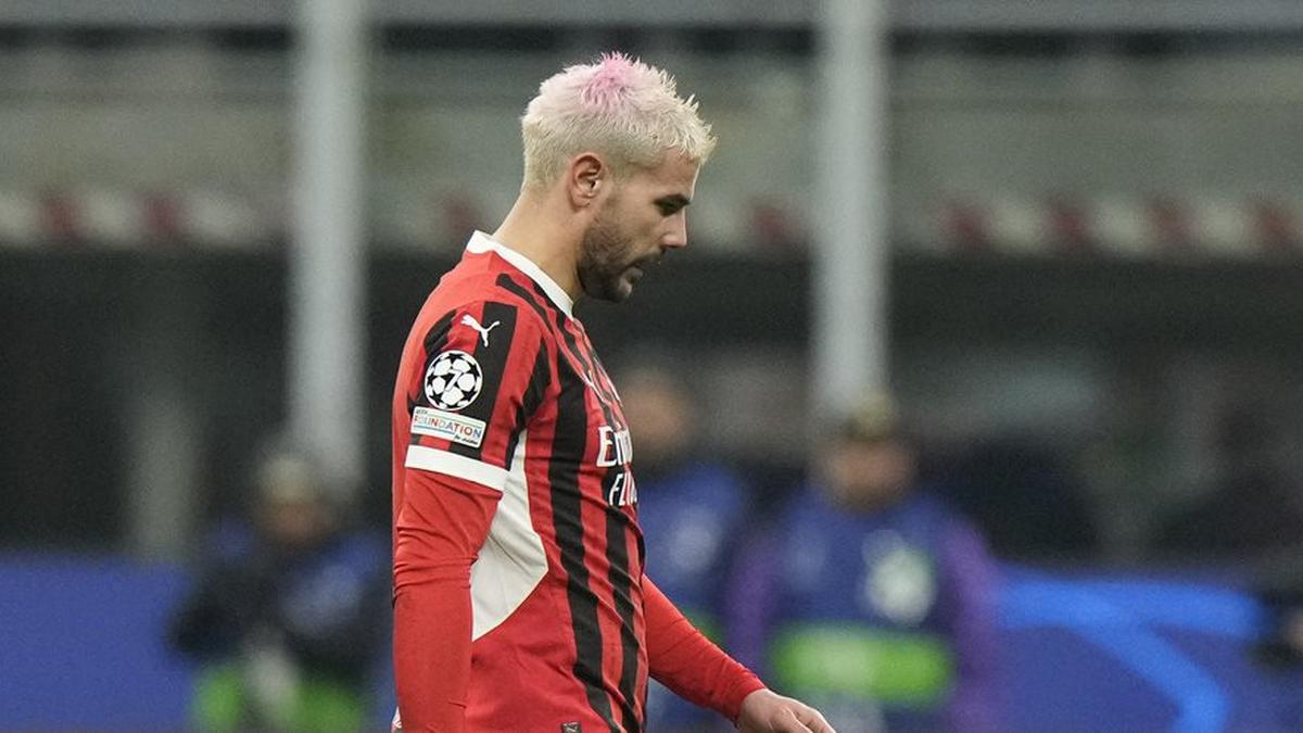 Kegaduhan di AC Milan: Jika Gagal Masuk Zona UCL, Tiga Pemain Bintang Mungkin Akan Hengkang.