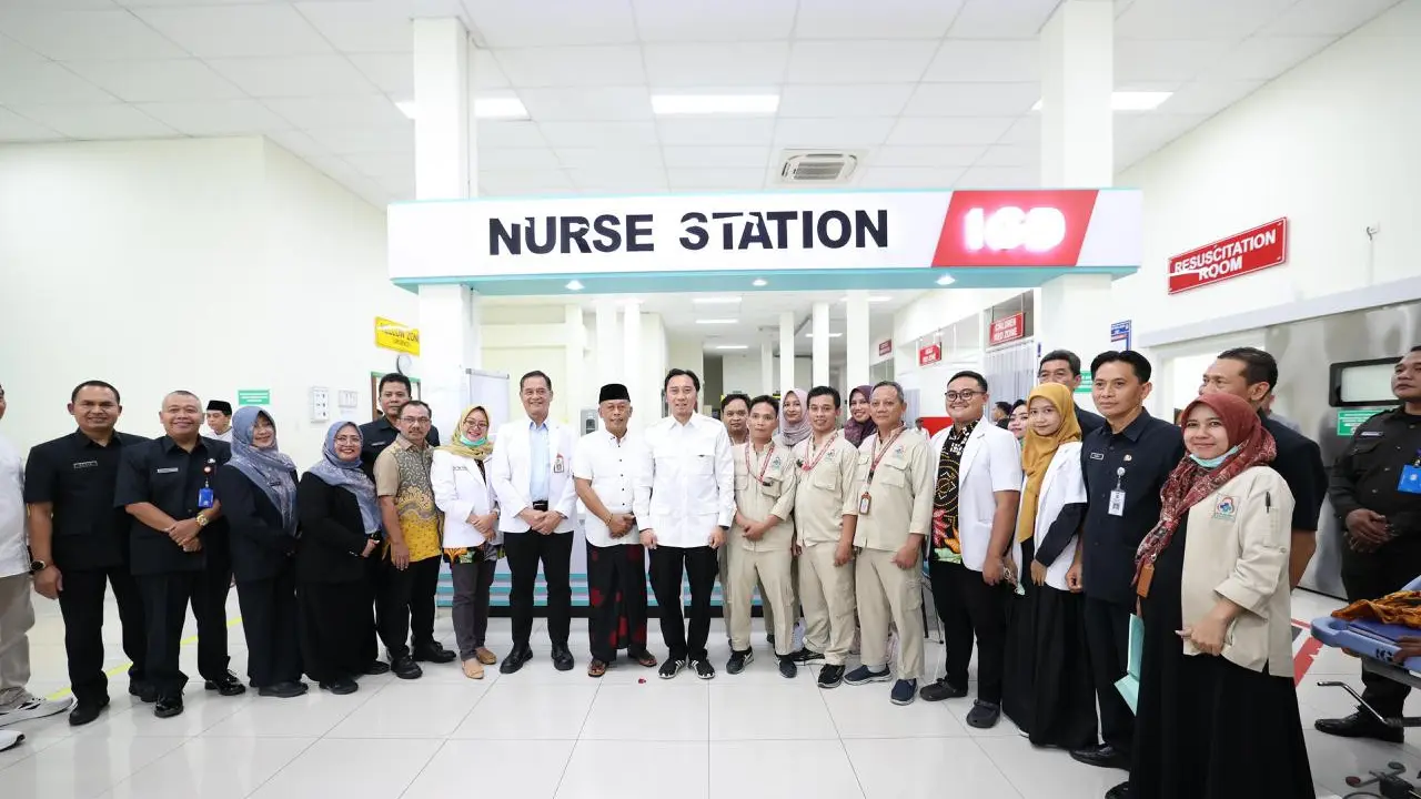 Wakil Ketua MPR RI, Edhie Baskoro Yudhoyono atau yang akrab disapa Ibas, mengunjungi RSUD dr. Harjono Ponorogo dalam kegiatan audiensi bertajuk "Mental Kuat, Jiwa Sehat, Rakyat Bahagia, Indonesia Maju". (Istimewa)
