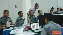 Citizen6, Surabaya: Sebanyak 30 Personil Kobangdikal laksanakan pelatihan pengoperasian Webside Kobangdikal di Pusat Latihan Elektronika dan Puslatlekdalsen, Bumimoro, Kobangdikal,Kamis (25/10). (Pengirim: Penkobangdikal).