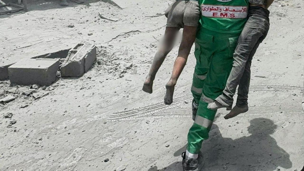 Serangan biadab ini telah dikonfirmasi oleh militer Israel bahwa jet tempur Israel Defense Forces (IDF) sudah menargetkan dua lokasi yang diklaim sebagai infrastruktur militer milik Hamas di Kota Gaza. Foto: REUTERS / Ayman Al Hassi<br>