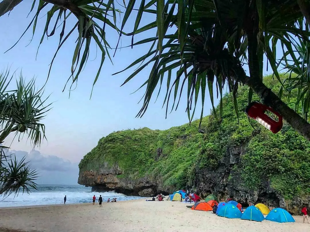 Pantai Greweng, Gunungkidul, Yogyakarta. (Sumber Foto: prithawibisono/Instagram)