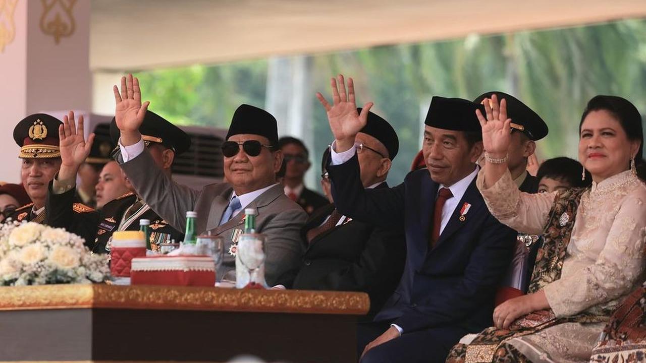 VIDEO: Gerak Cepat Prabowo Sambut Jokowi-Iriana & Jan Ethes di HUT ke-79 TNI, Gibran Ikut Menyusul
