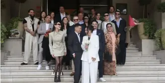 Kabar bahagia datang dari keluarga Daguise. Kakak Alyssa Daguise yang bernama Alexandra Daguise resmi menikah dengan kekasihnya, Rhony Sutriesno, pada Senin (5/5/2025) di Paris. [Foto: Instagram/ Alyssa]